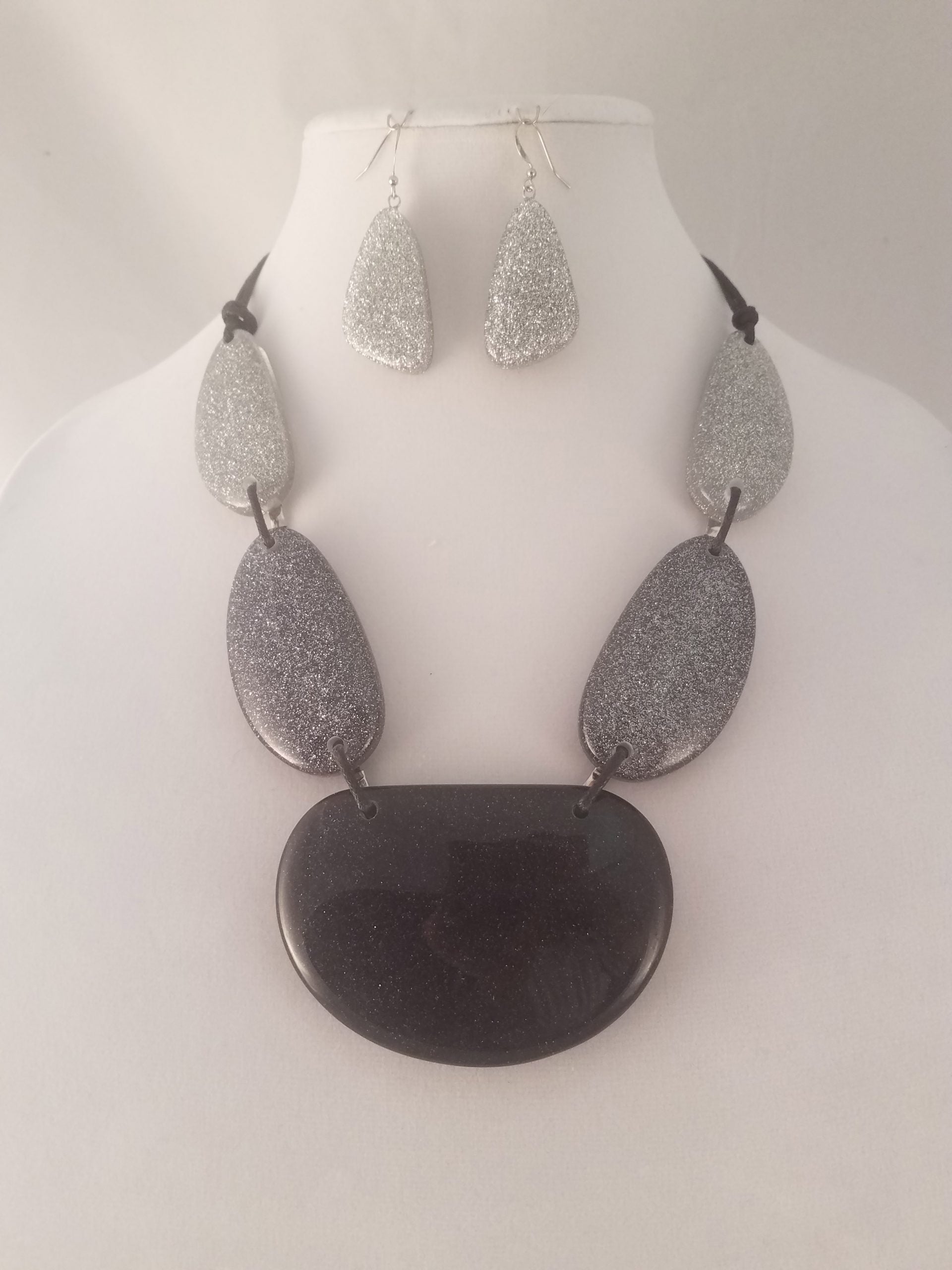 Black and Silver Designer Necklace Set - Theresa Exotic Apparel