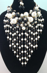 Beautiful Big Black/White Pearl Necklace Set