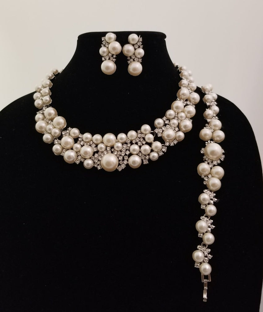 Royal Majesty Pearl Necklace Set