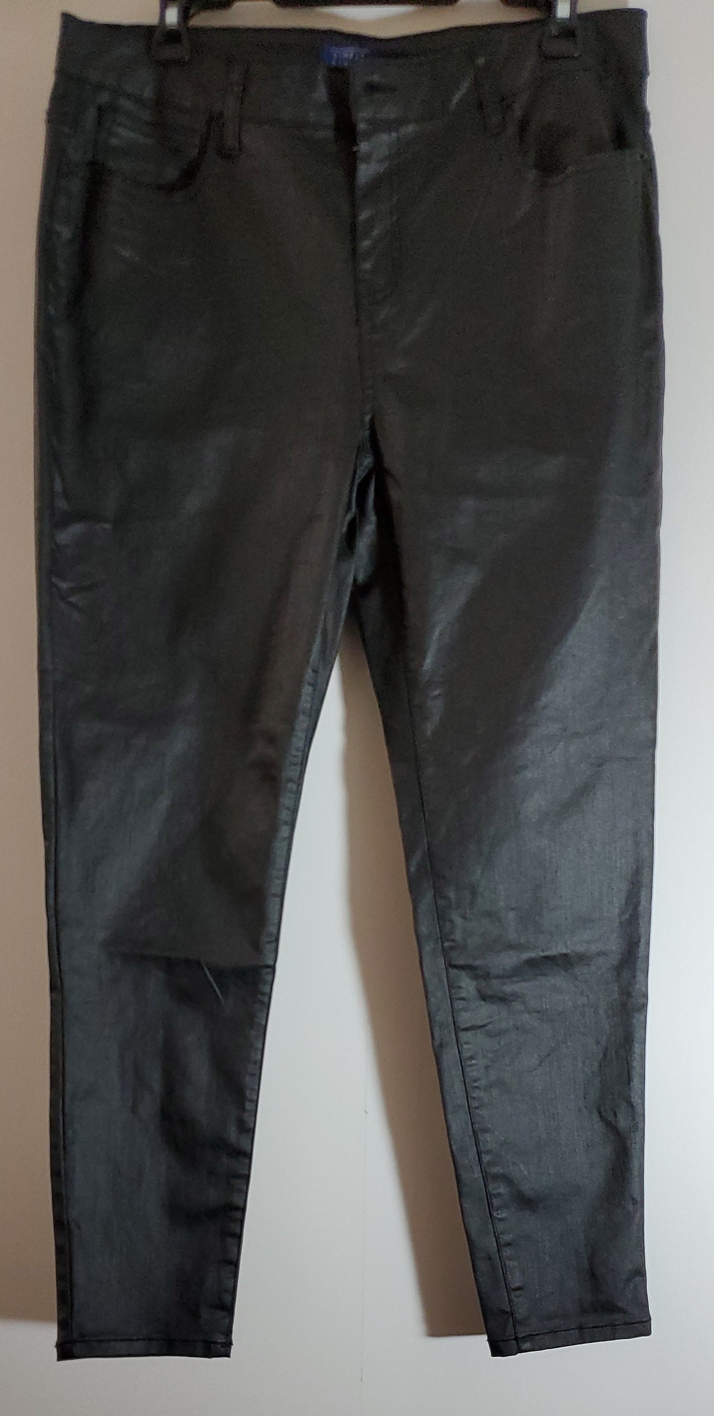 Ladies Simple Styled Black Leather-like Pants