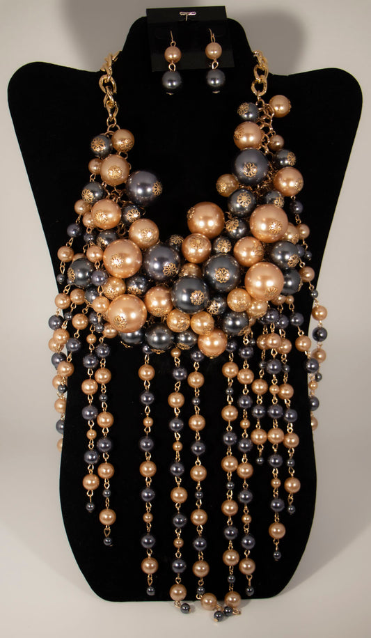 Beautiful Big Gold/Brown Pearl Necklace Set