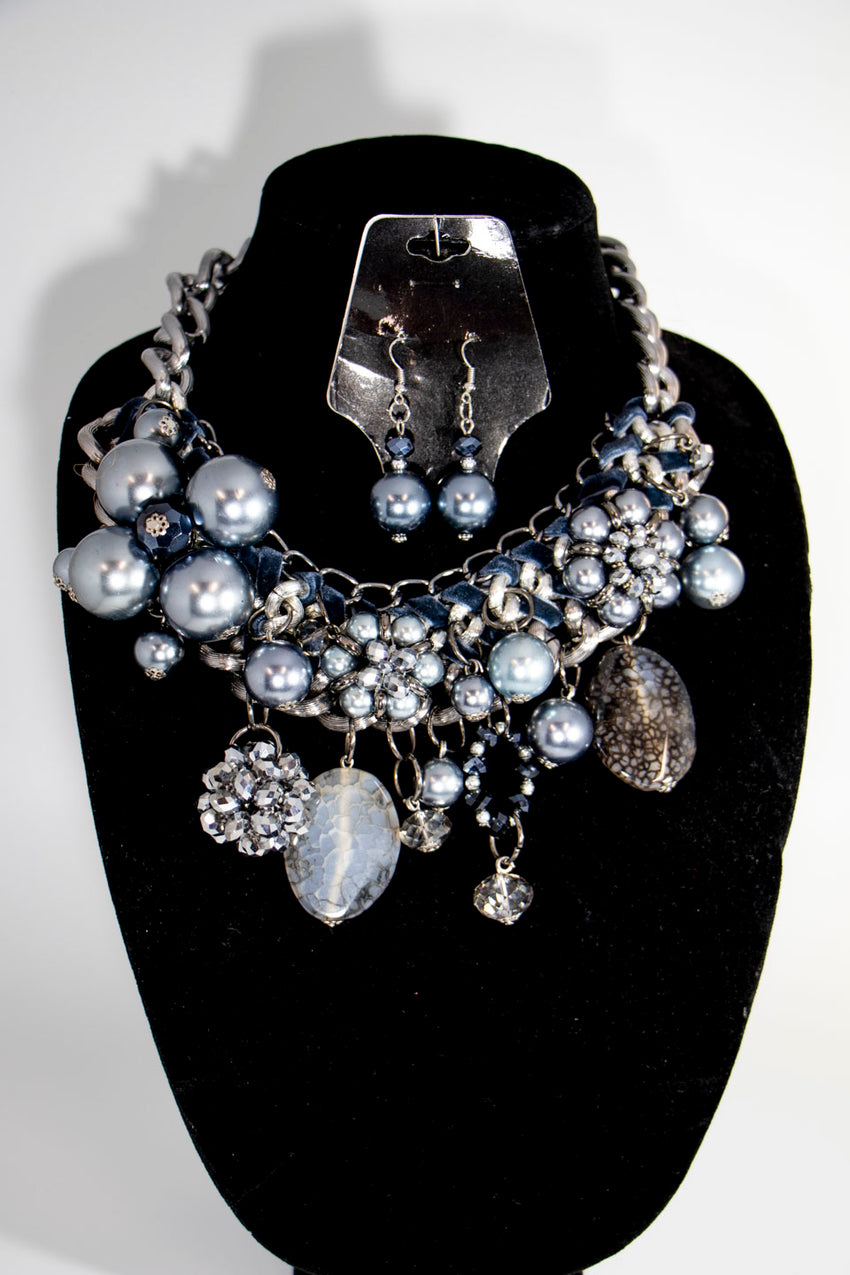 Exotic Silver / Black Chunky Beads Necklace Set