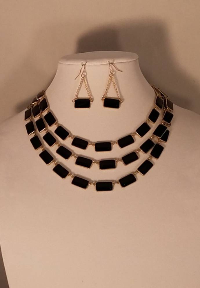2 Pcs. Black And Gold Necklace Set