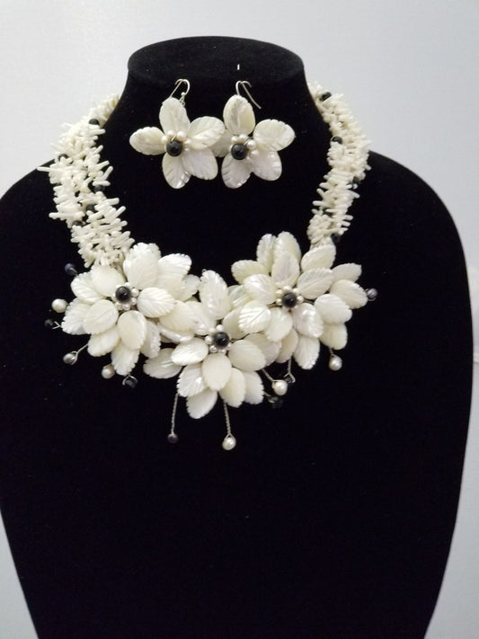 Party Style Natural White Pearl  Necklace Set