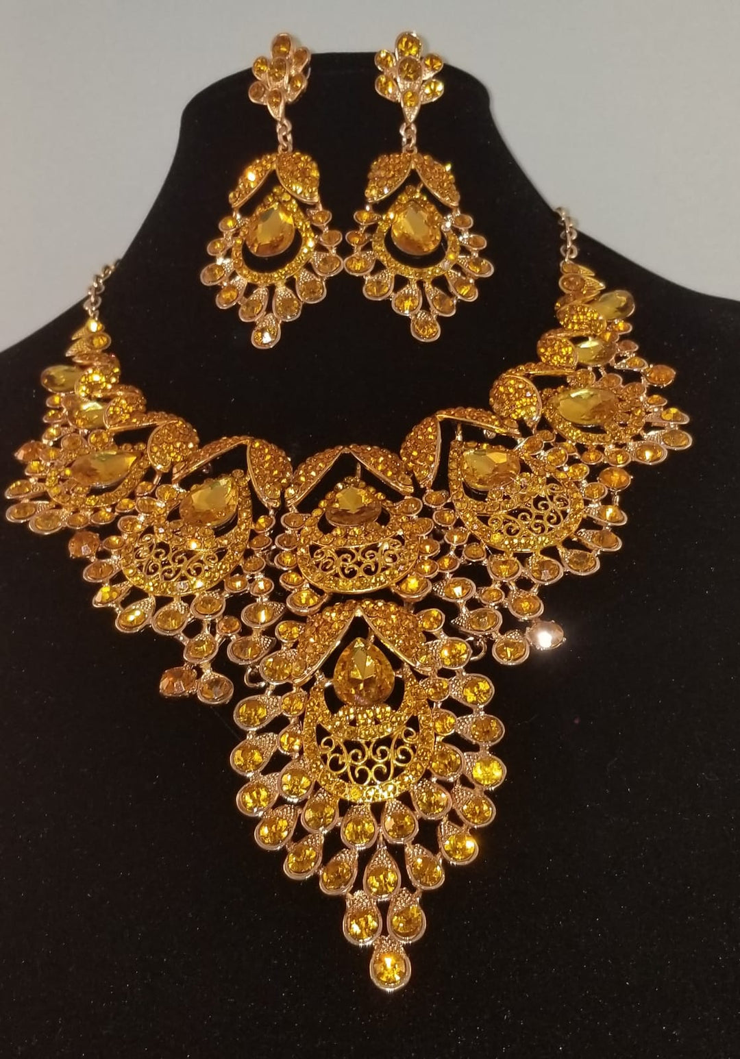 2 pc Yellow Necklace Set