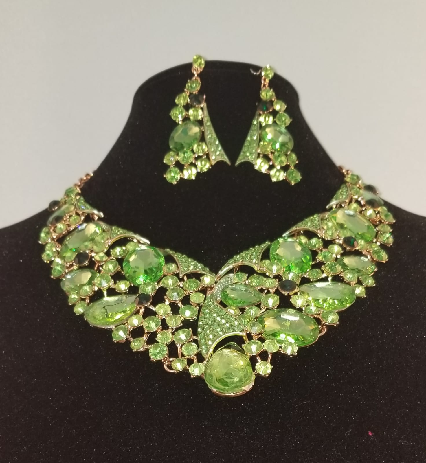 Lime green sale necklace set