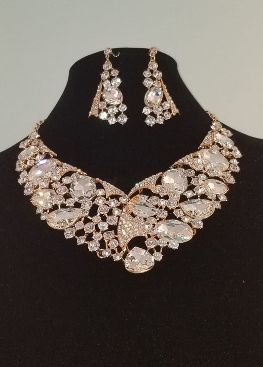 Beautiful 2 pc Crystal Necklace Set