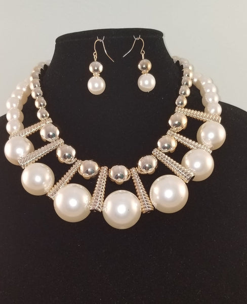 2 pc Pearl Necklace Set