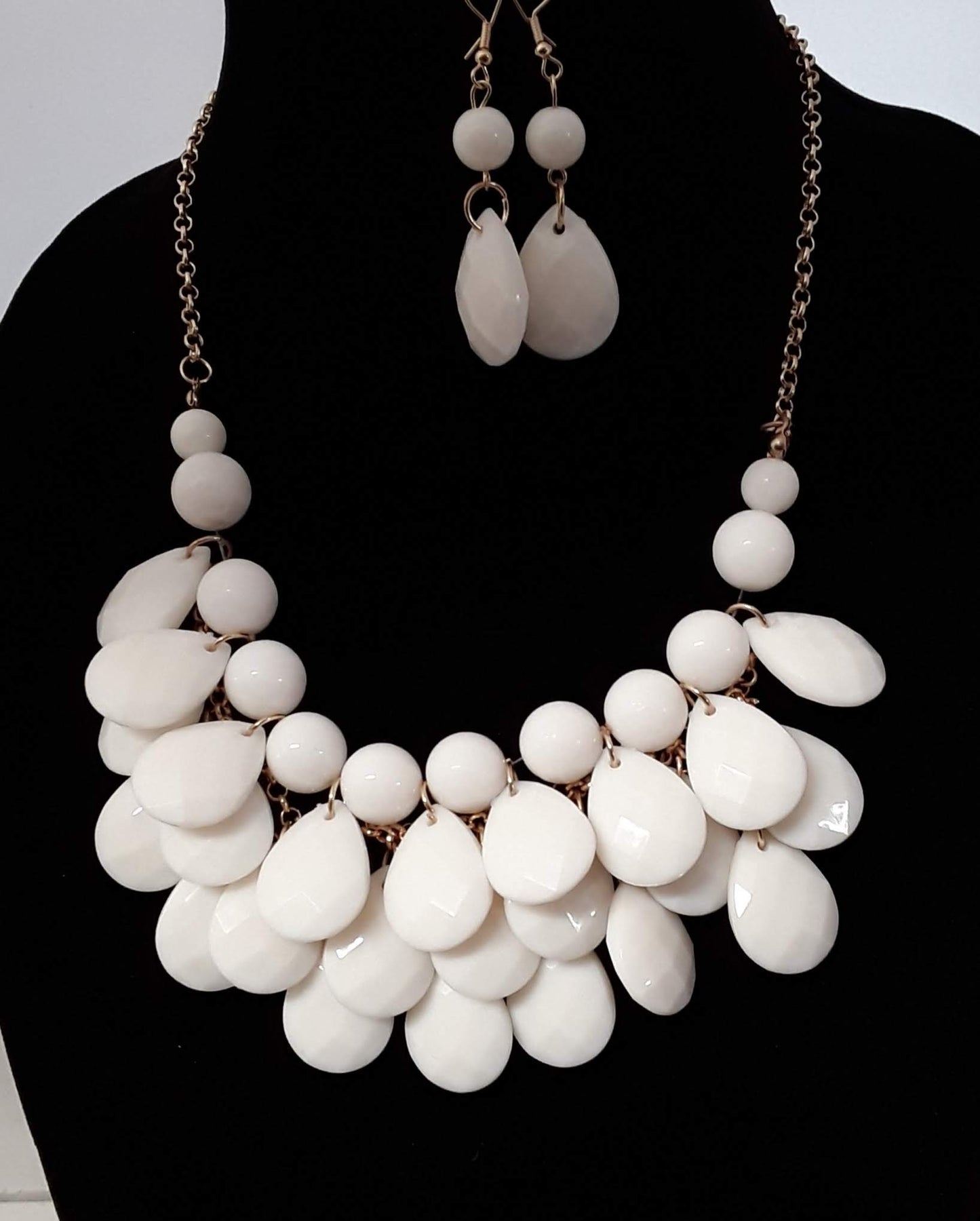 Beautiful White 2 pc Flat Beaded Necklace Set
