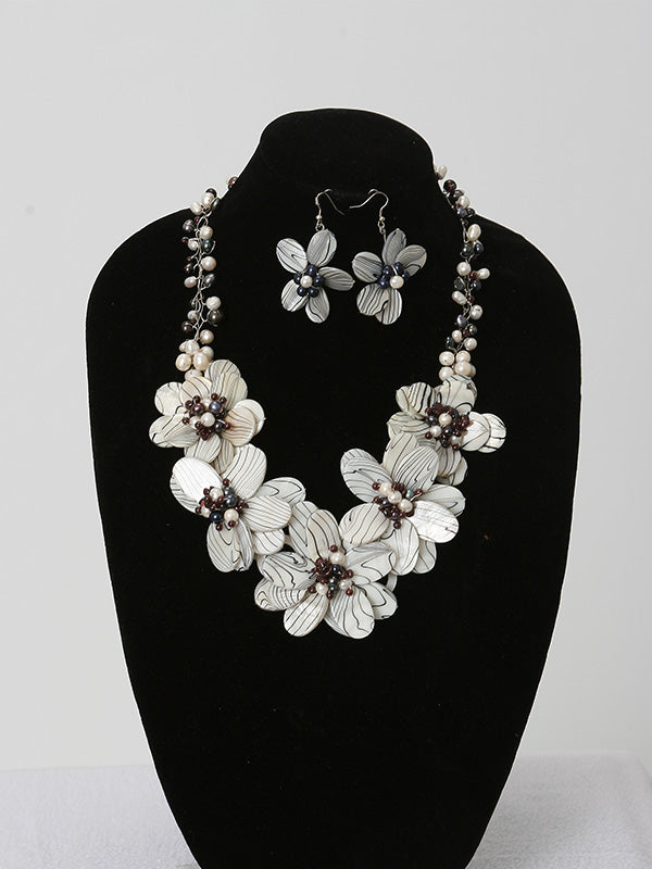 2 Pcs. Hand-Made Black And White Flower With Pearls Necklace Set